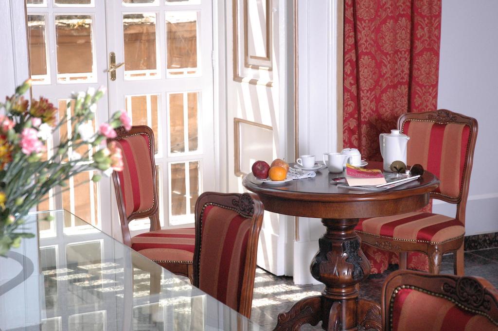 Le Stanze Del Vicere Boutique Hotel Naples Exterior photo